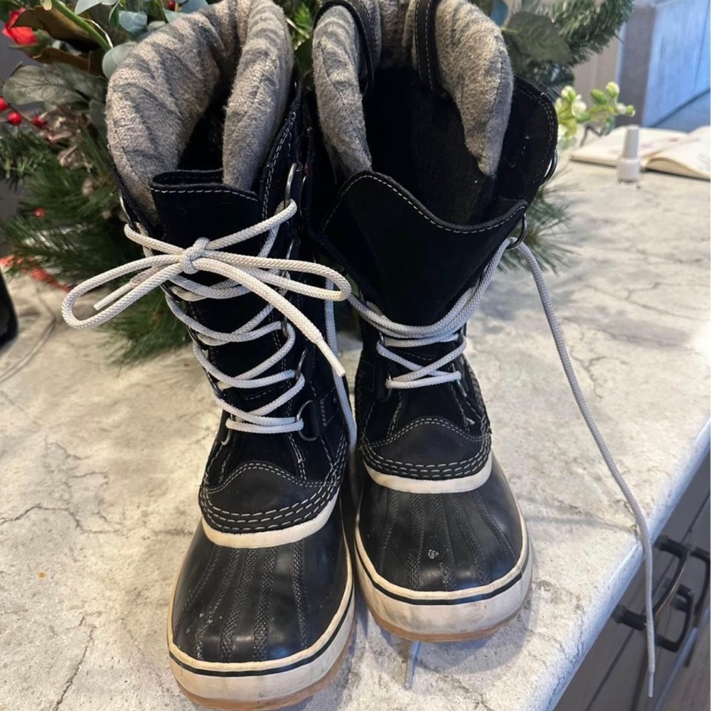 Sorel Women’s Snow Boots Size 7.5